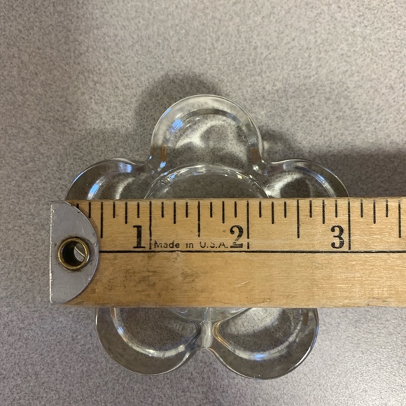 PARTYLITE Glass Flower 2.75” Tea Light Holder
NWOT Discontinued - Picture 3 of 4